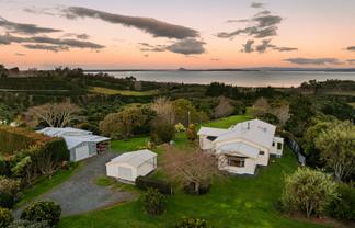 258 Kauri Point Road, Tahawai