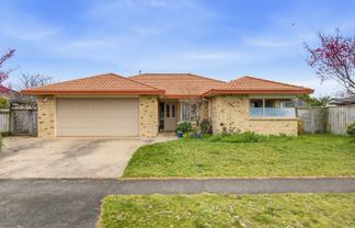 74 Guildford Drive, Paraparaumu