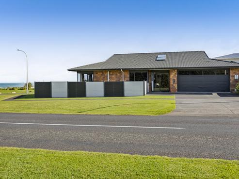 2 Heaphy Road, Opunake