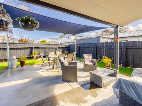 2/601B Oak Road, Akina