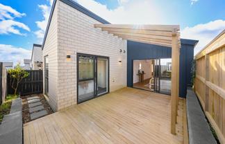 25 Paretao Street, Massey