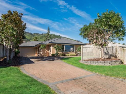 17 Balmerino Grove, Waikanae