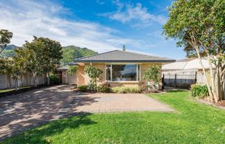 17 Balmerino Grove, Waikanae
