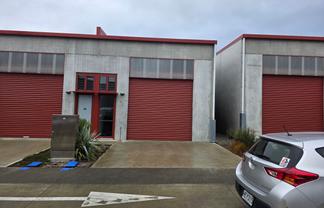 118m² Industrial Unit in Takapu Rise