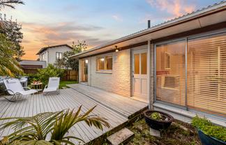 2/15 Riverview Road, Panmure