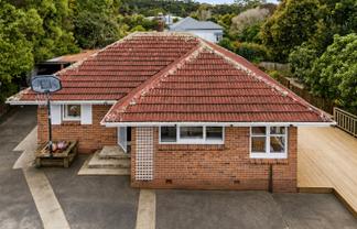 209 Henderson Valley Road, Henderson