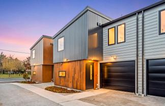 2/70 Isleworth Road, Bishopdale