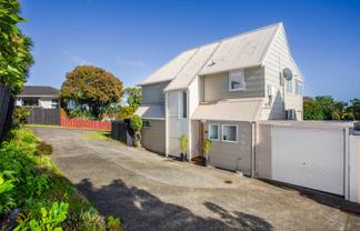 1/16 Tamahere Drive , Glenfield