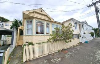 4 Manley Terrace , Newtown