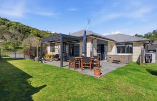 10 Conniston Way, Pyes Pa