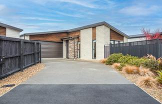 2 Lussa Close, Broomfield