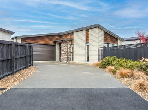 2 Lussa Close, Broomfield