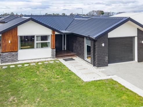 30 Mehrtens Crescent, Ravenswood