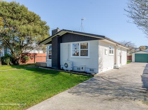 14 Yvonne Street, Melville