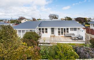 42 Edinburgh Terrace, Foxton Beach