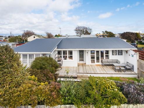 42 Edinburgh Terrace, Foxton Beach