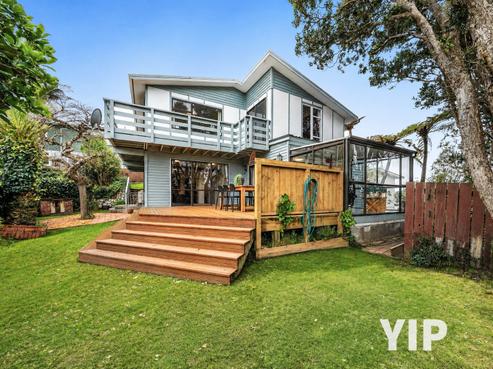 11 Kau Kau Way, Ngaio
