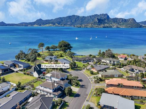 9 Paradise Point Place, One Tree Point
