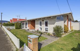556 Queen Street East, Levin