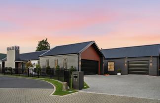 16 Three Kings Court, Outram