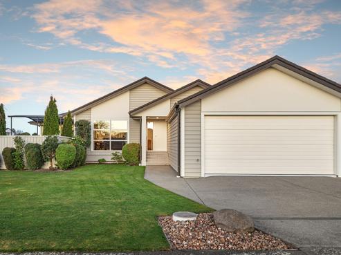 42 Travis Country Drive, Burwood
