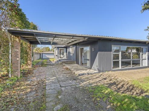 25 Brookes Terrace, Waitara