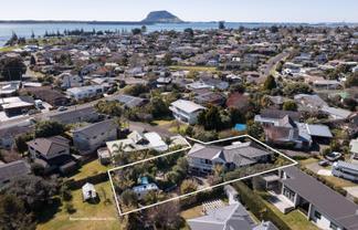 67 Smiths Road, Matua