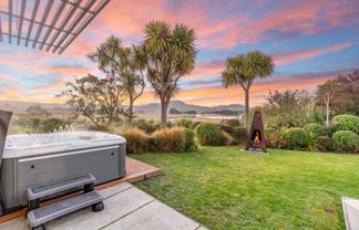 1440 Coast Road, Karitane