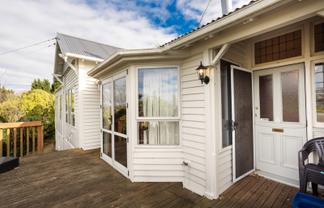 32 Adderley Terrace, Ravensbourne