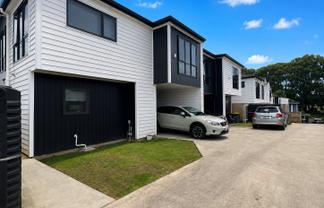 9B Julian Place, Otara