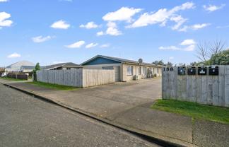 1-4/158 Crinan Street, Appleby