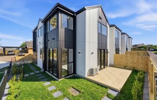 3 & 4/31 Booralee Avenue, Botany Downs