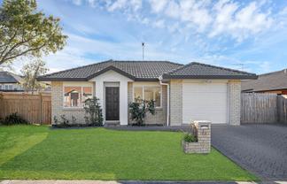 5 & 5A Ballydonegan Rise, East Tamaki