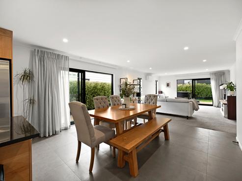 12 Joint Avenue, Greenhill Park