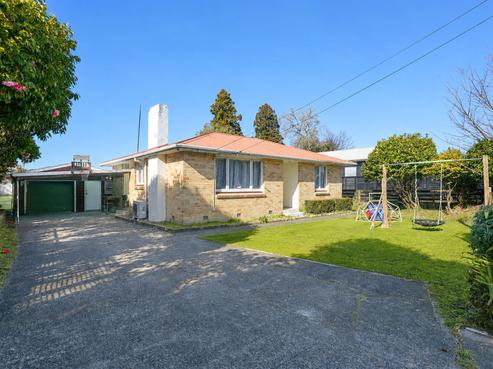 154 Clayton Road, Mangakakahi