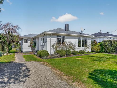 10 Surrey Street, Solway