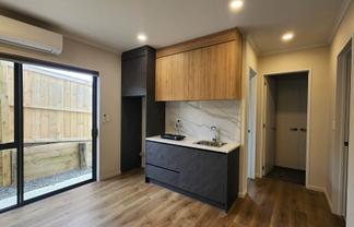 24 Ballyalton Crescent, Flat Bush