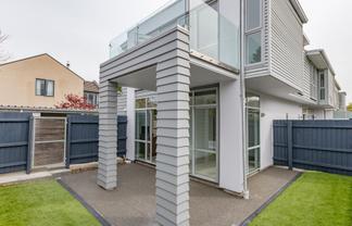3/8 Rotherham Street, RICCARTON