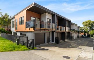8/37 Hillside Road, Mount Wellington