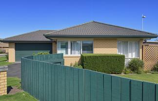 13/72 Swanson Road, Henderson