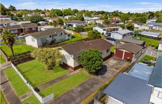 303 Roscommon Road, Clendon Park