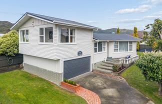 36 McDonald Street, Taita