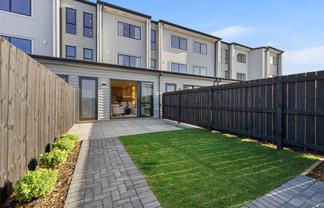 4/157 Bremner Road, Karaka