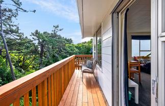 8 Cyril Way, Paparangi
