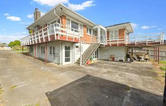 12 Staines Avenue, Mangere East