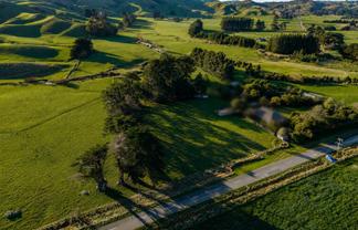 Opaki Kaiparoro, Hastwell, Eketahuna