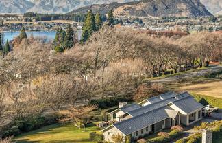 9 Hollyhock Lane, Wanaka