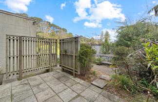 2/24A Glenmore Street, Thorndon