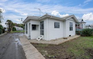 108 Venus Street, Strathern