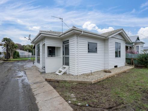 108 Venus Street, Strathern
